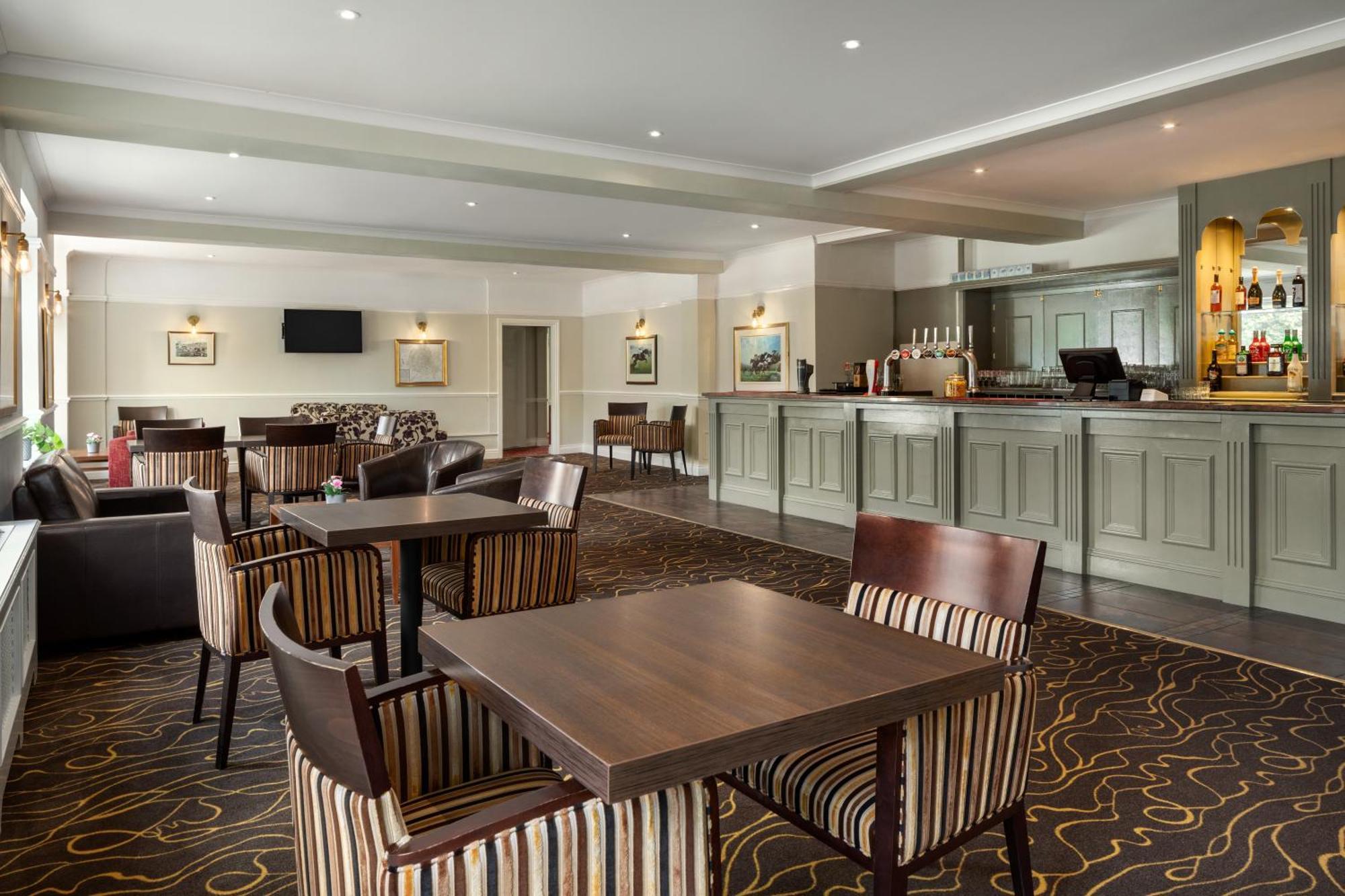 แคลเรียน คอลเลคชั่น โฮเต็ล เชลเทนแนม Hotel Golden Valley ภายนอก รูปภาพ