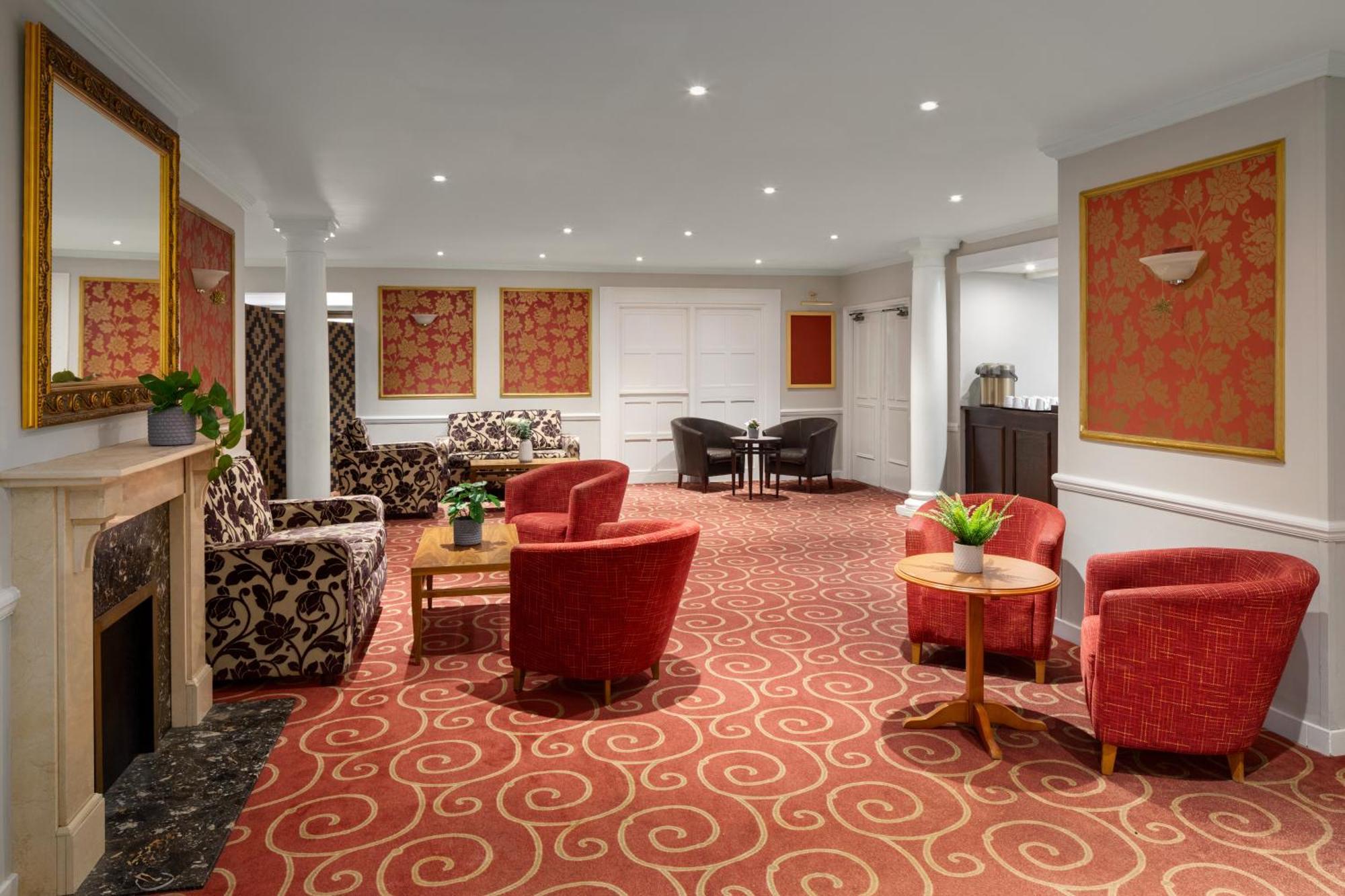 แคลเรียน คอลเลคชั่น โฮเต็ล เชลเทนแนม Hotel Golden Valley ภายนอก รูปภาพ