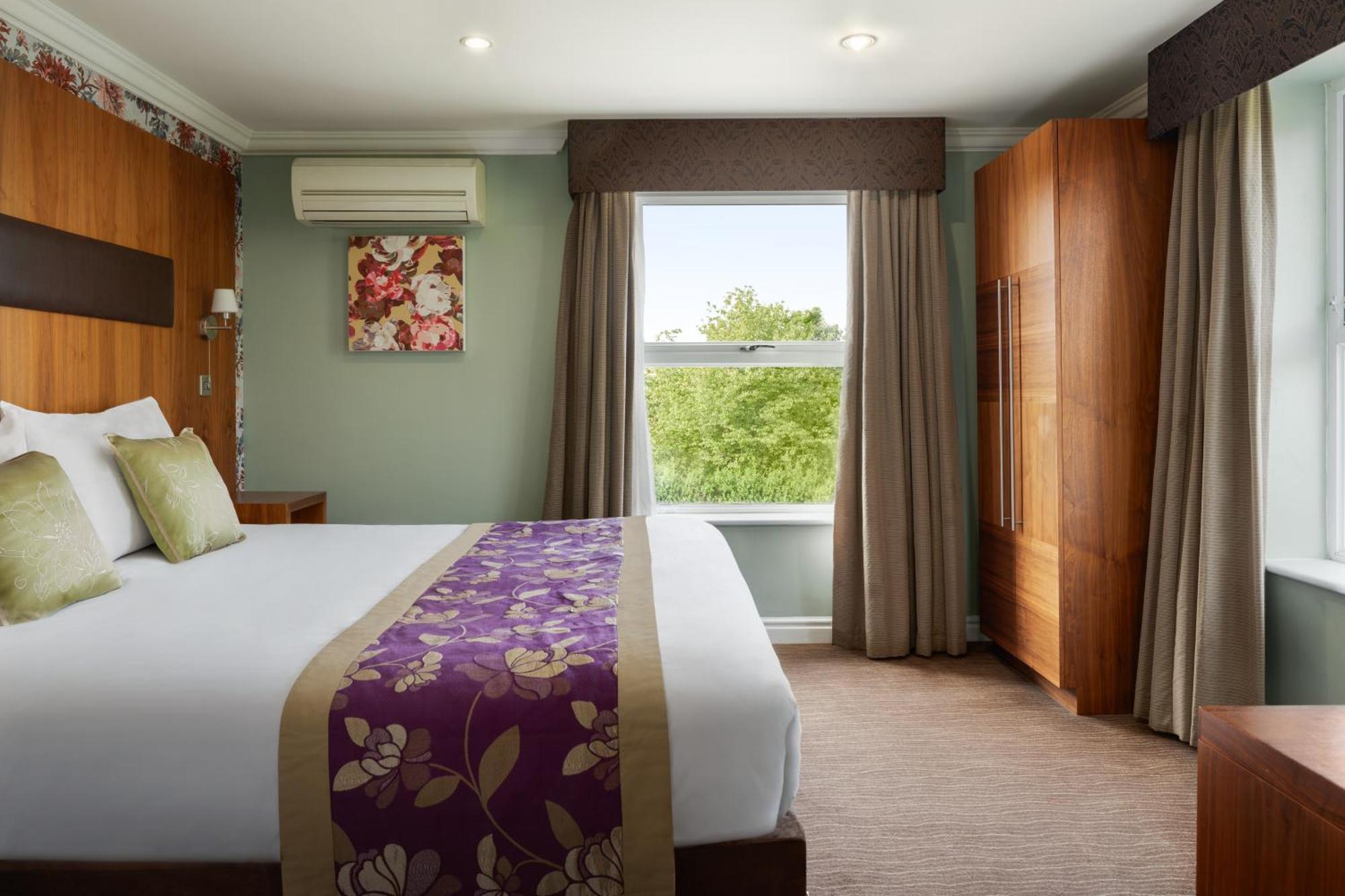 แคลเรียน คอลเลคชั่น โฮเต็ล เชลเทนแนม Hotel Golden Valley ภายนอก รูปภาพ