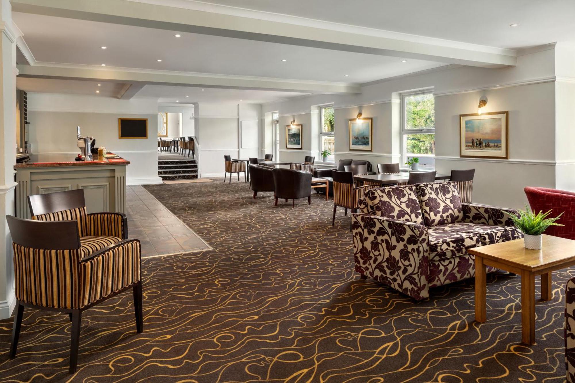 แคลเรียน คอลเลคชั่น โฮเต็ล เชลเทนแนม Hotel Golden Valley ภายนอก รูปภาพ