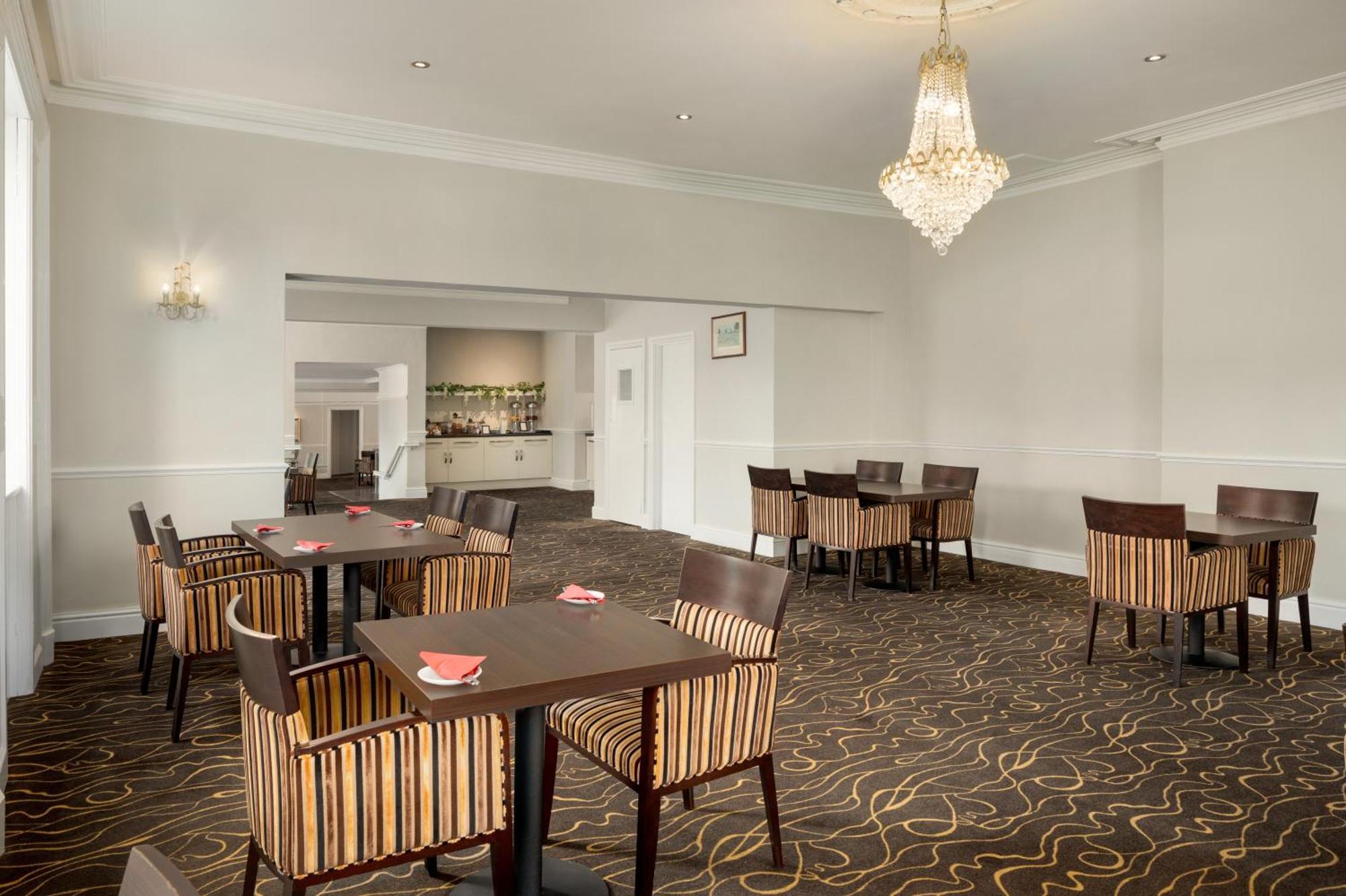 แคลเรียน คอลเลคชั่น โฮเต็ล เชลเทนแนม Hotel Golden Valley ภายนอก รูปภาพ