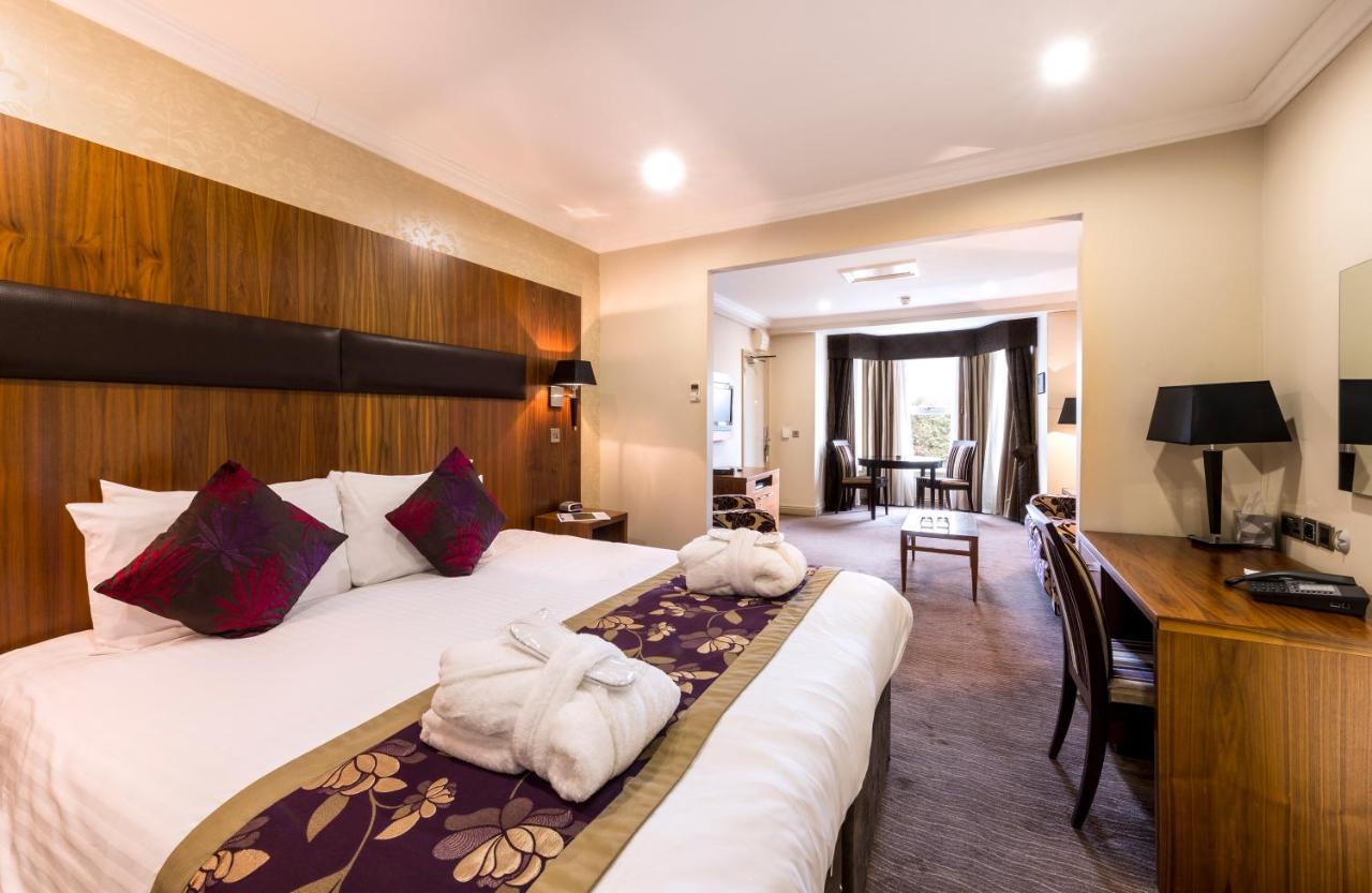 แคลเรียน คอลเลคชั่น โฮเต็ล เชลเทนแนม Hotel Golden Valley ภายนอก รูปภาพ